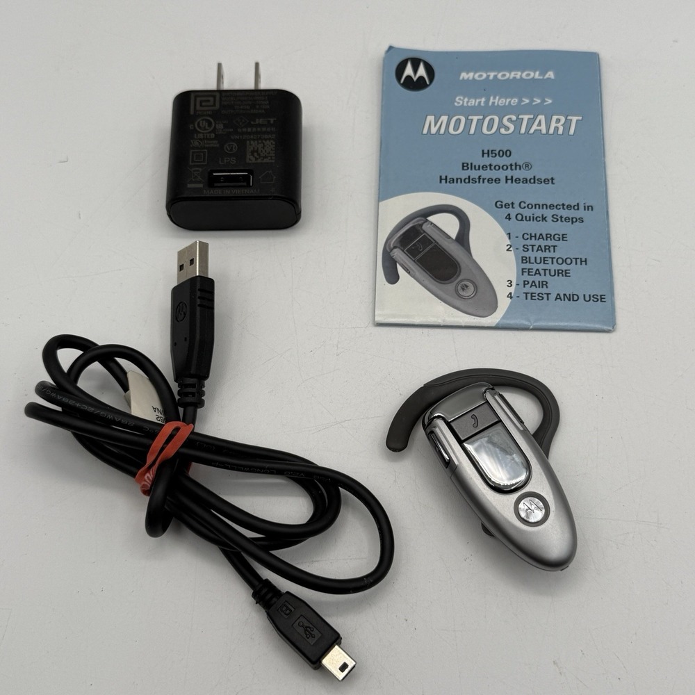 Motorola H500 Bluetooth Wireless Headset Silver Earpiece W/Charger‎ EUC TESTED